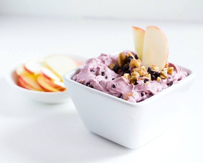 Black Cherry Choco Dip With Apple Slices