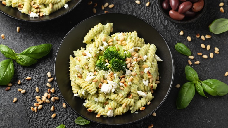 pesto and feta pasta salad