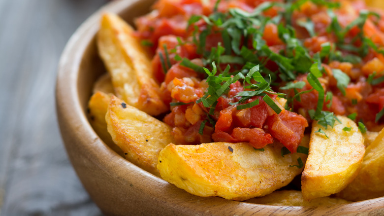 Patatas bravas with red sauce 