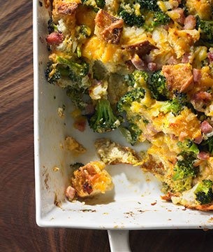 Breakfast Casserole with Broccoli, Ham, and Cheese