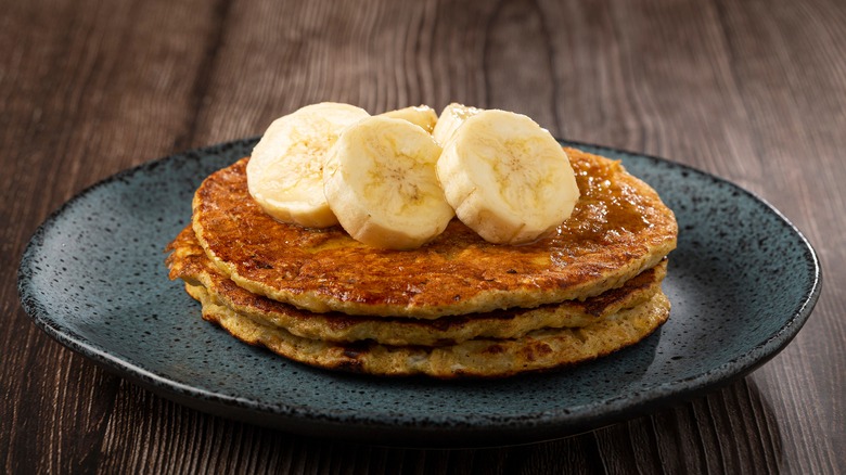 Oat pancakes with sliced bananas