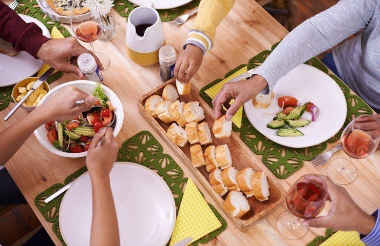 France: Use Bread as a Utensil