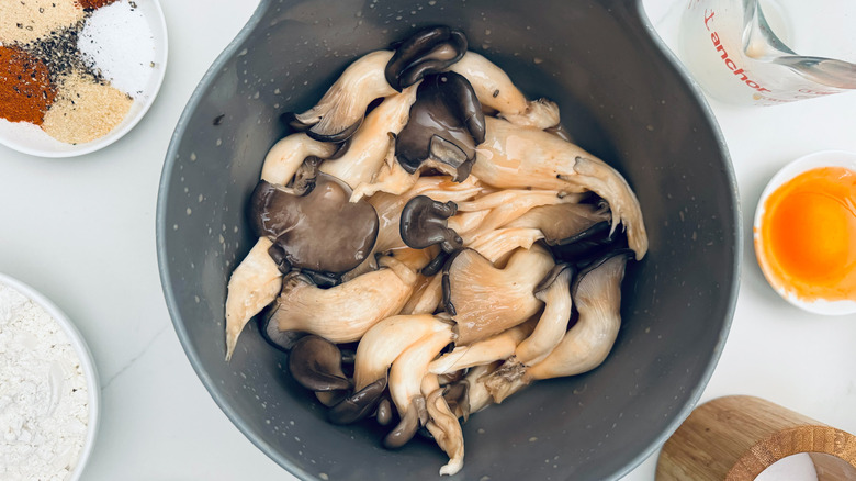 mushrooms in buttermilk marinade