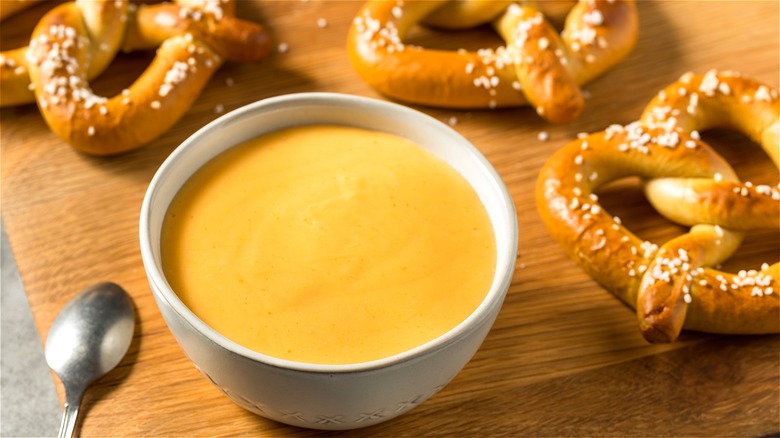 Beer cheese with soft pretzels 