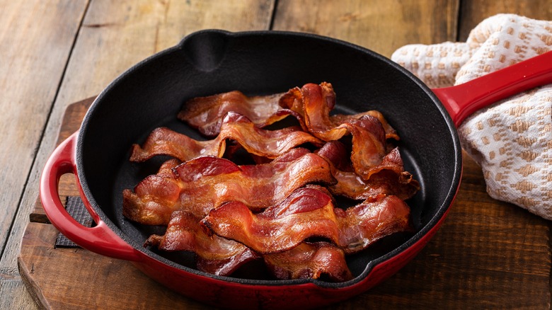 bacon in cast iron skillet