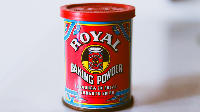 A can of baking powder