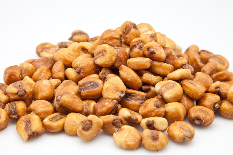 Cancha (Toasted Corn Nuts)