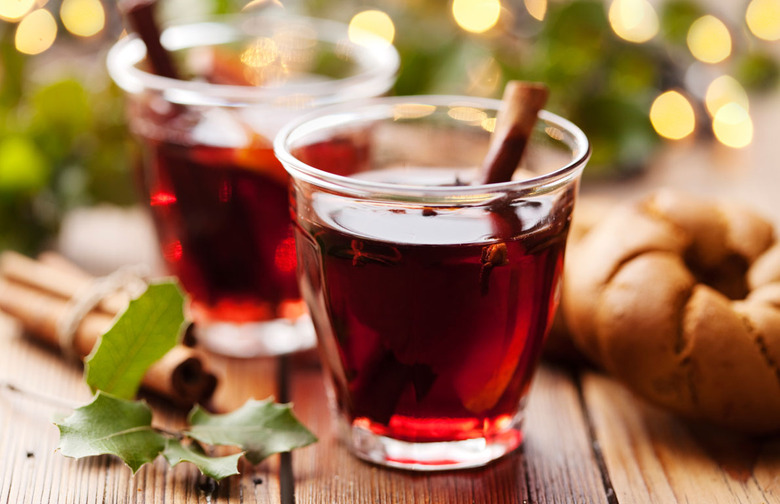 Mistletoe Mulled Wine