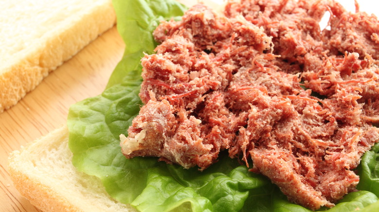 Corned beef on lettuce leaf