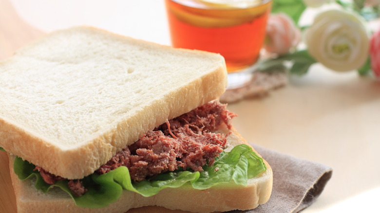 canned corned beef sandwich