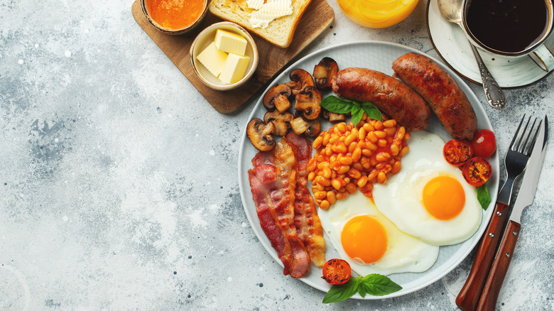 A top-down view of a full English breakfast.