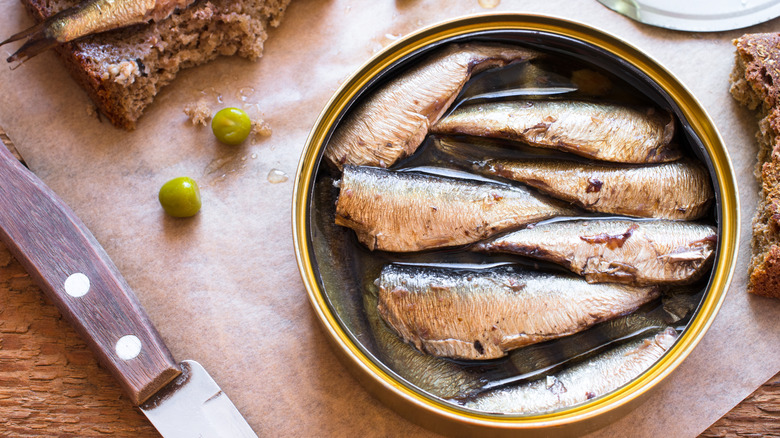 A round can of sardines