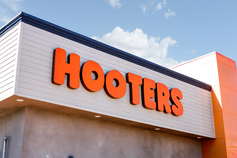 Hooters