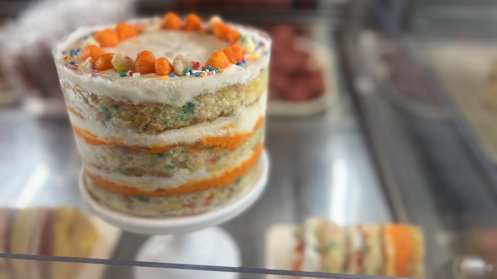 REVIEW: Birthday Cake Kit Kat - The Impulsive Buy