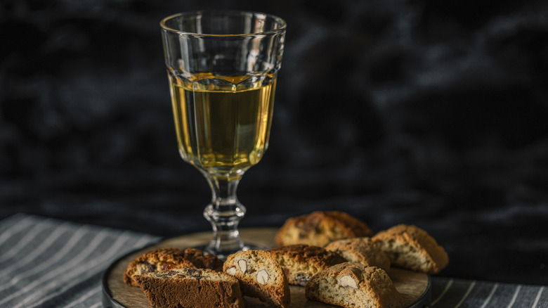 Italian vin santo with biscotti