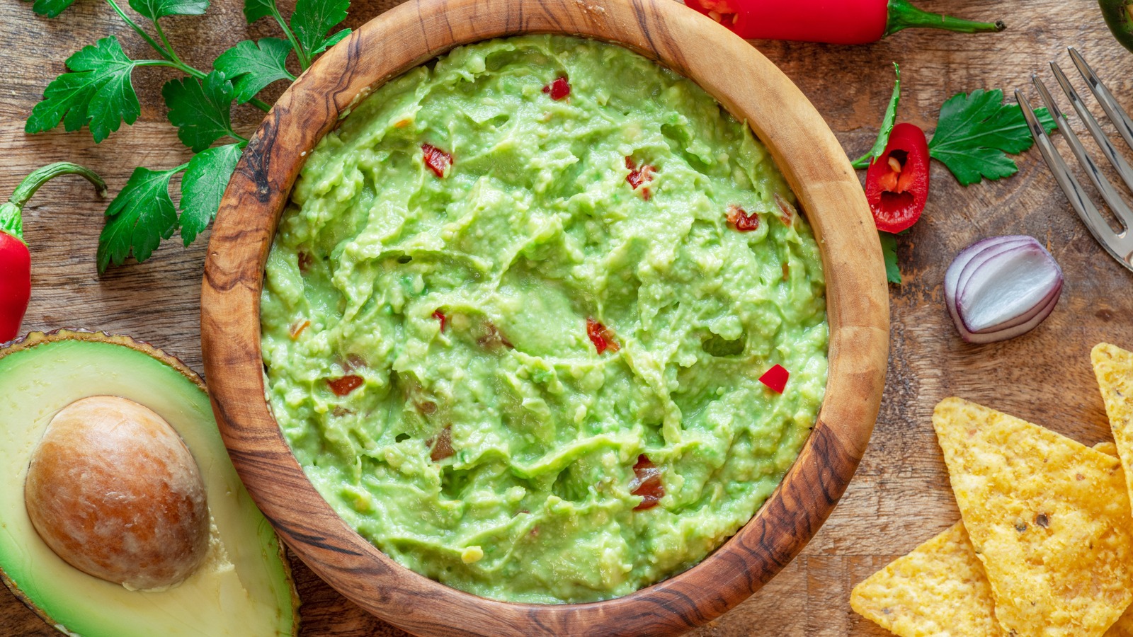 Chef Roberto Santibañez Reveals The Secret To A Truly Memorable Guacamole