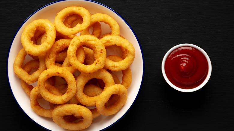 onion rings and ketchup