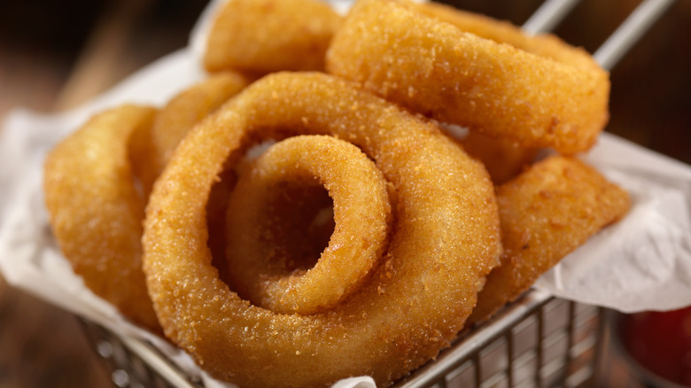 basket of onion rings