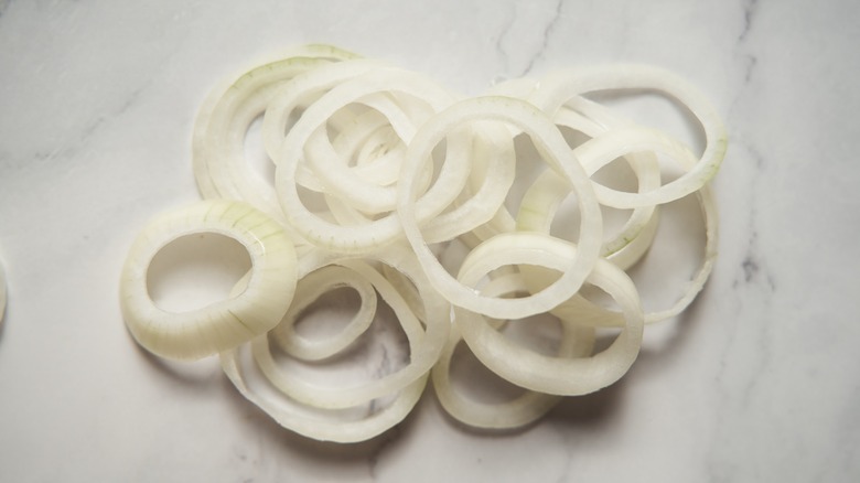 ring sliced onions