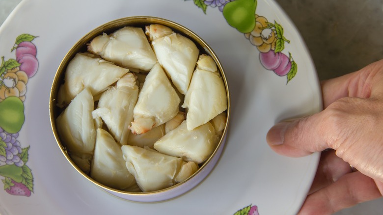 Canned crab meat