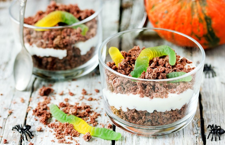 Dirt Pudding Cake 