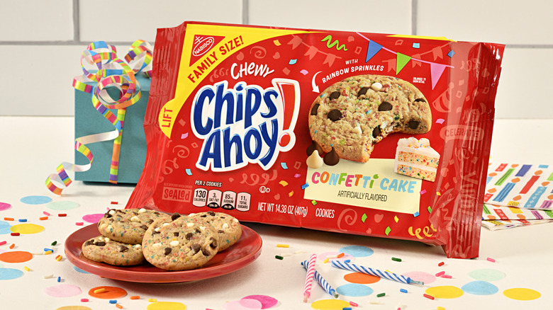 Chips Ahoy! Confetti Cake package