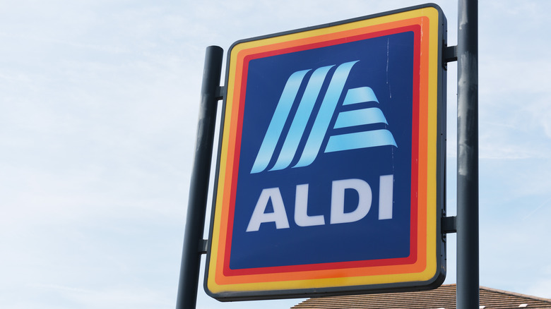 Aldi signage