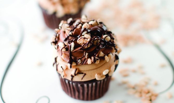 Chocolate Peanut Butter Crunch Cupcakes