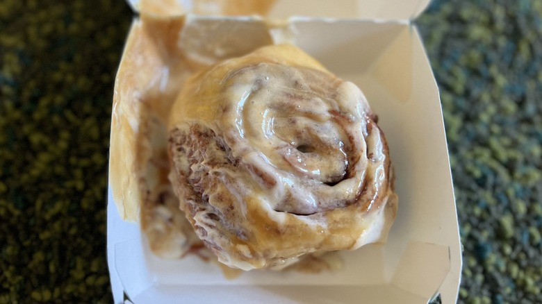 Cinnabon's Caramel Lover cinnamon roll