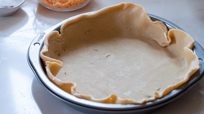 pie crust in dish 