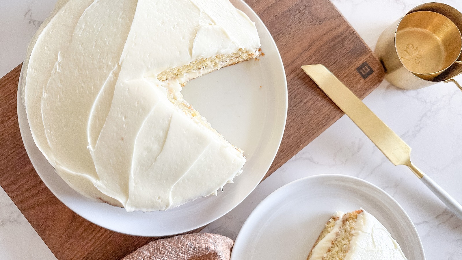 The Best Classic Vanilla Cake - Joy + Oliver