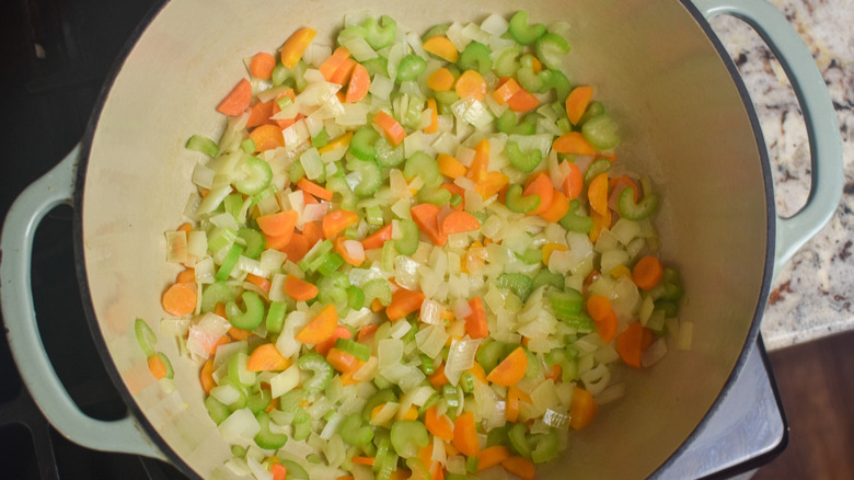vegetables in pot 