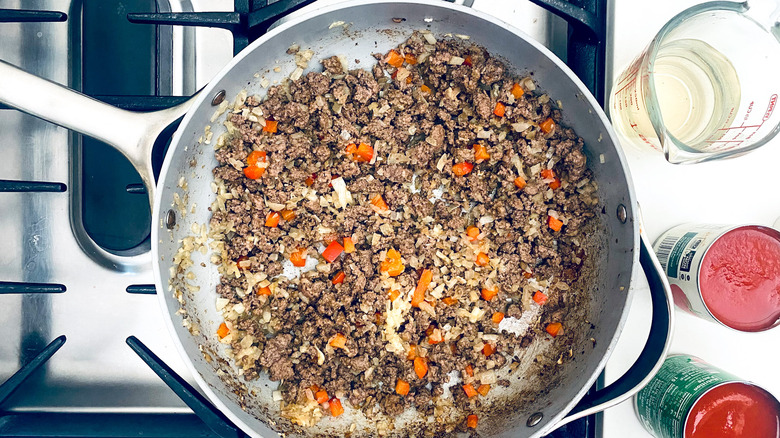 ground beef veggies wine cooking