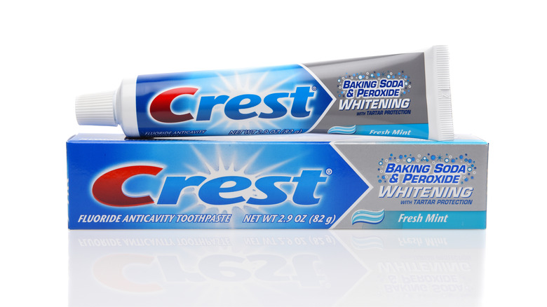 crest baking soda toothbpaste