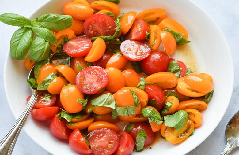 Marinated Tomato Basil Salad 