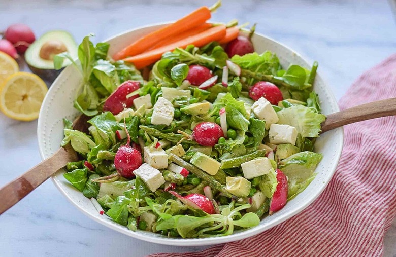 Spring Green Salad with Asparagus 