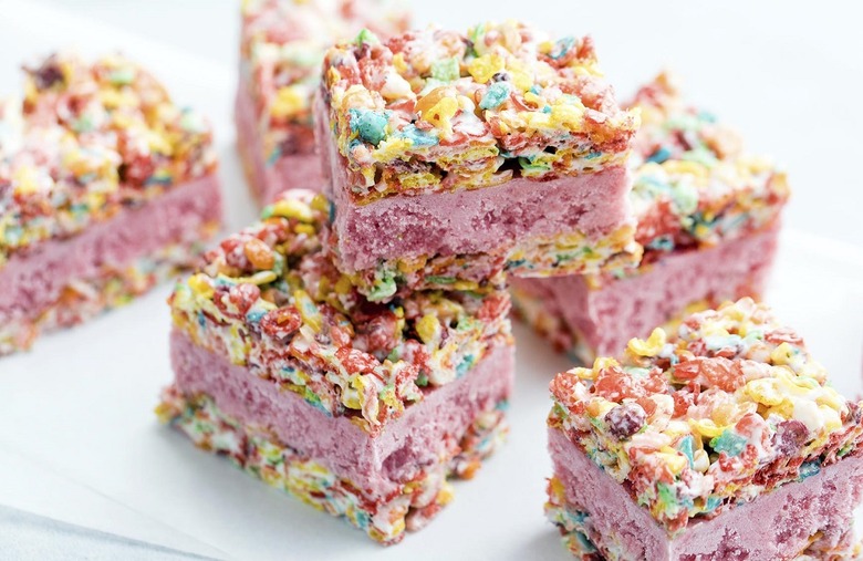 Strawberry Coconut Ice Cream Sandwiches 