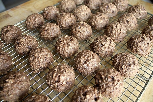 Banana Chocolate Oatmeal Cookies