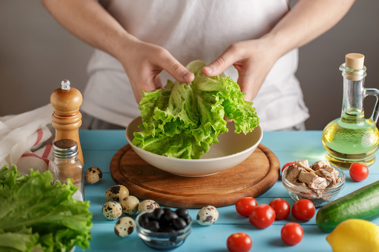 Revive old lettuce with water