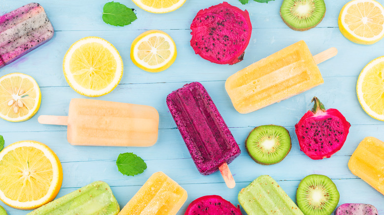 Various fruit popsicles 