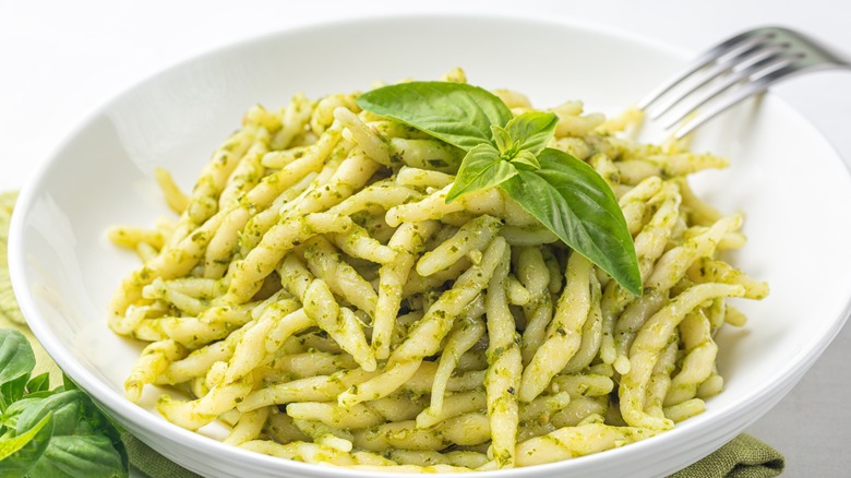 pasta with pesto sauce