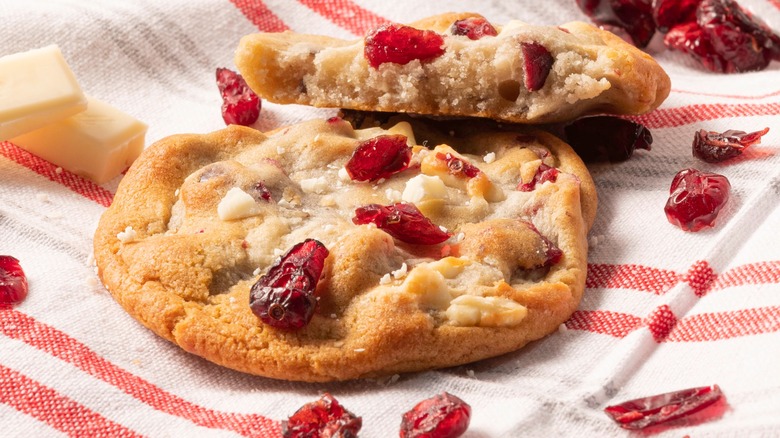 white chocolate and cranberry cookies