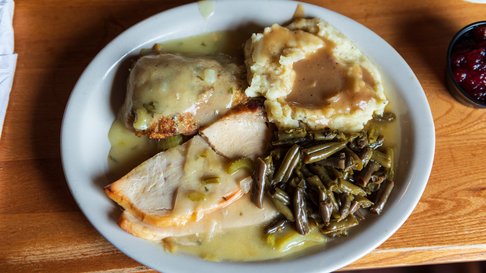 Cracker Barrel's Heat N' Serve Meals Are Returning To Save The Holidays