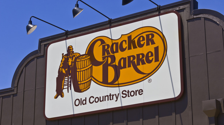 Cracker Barrel signage