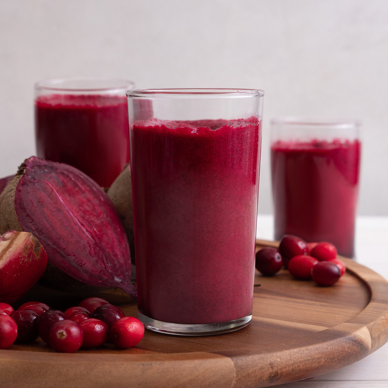 Beet and Berry Juice Cleanse