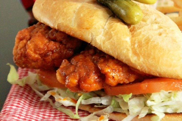 Nashville Hot Chicken Po'boy