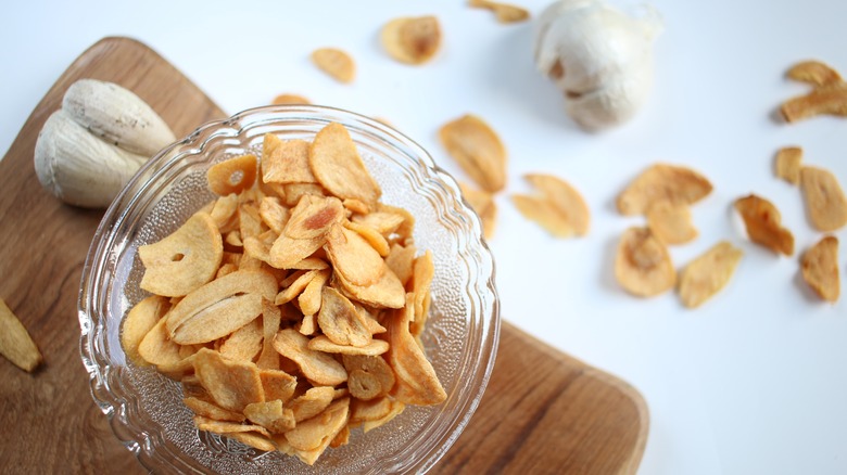 crispy garlic chips in glass bowl