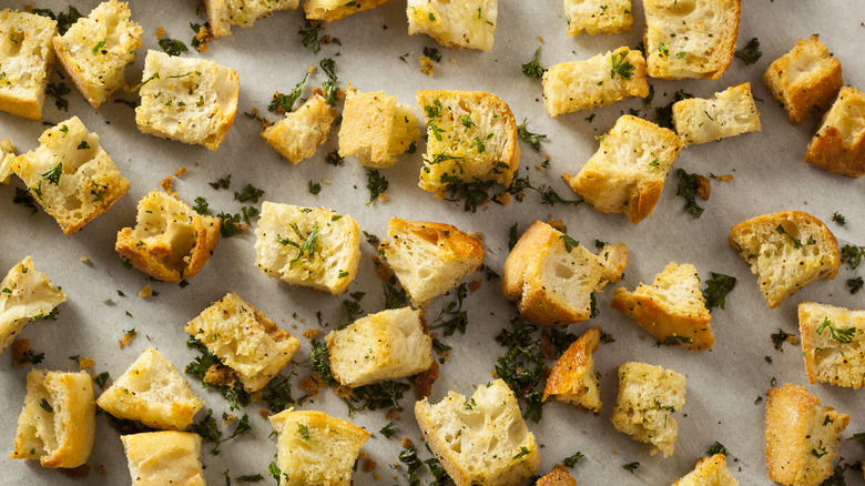 Seasoned croutons