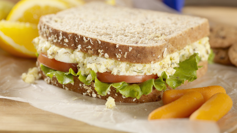 Egg salad sandwich