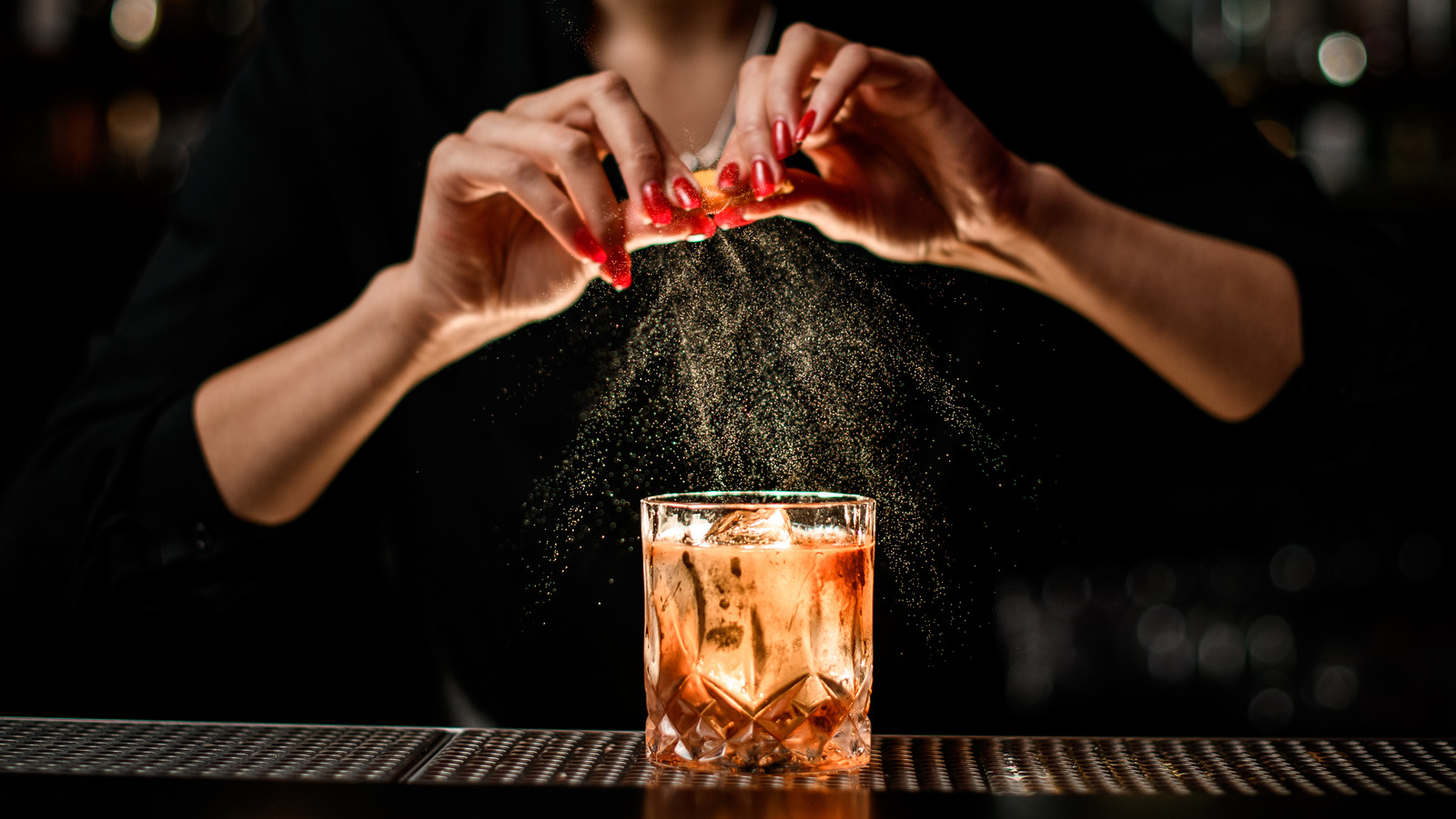 How to Shake a Cocktail like a Pro